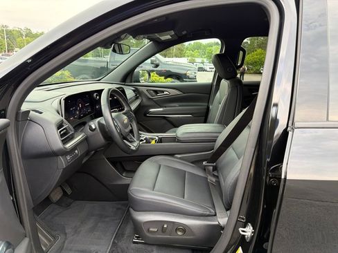 Used 2026 Chevrolet Traverse LT AWD/4WD image 12