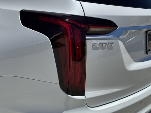New 2025 Cadillac XT6 Luxury FWD image 8