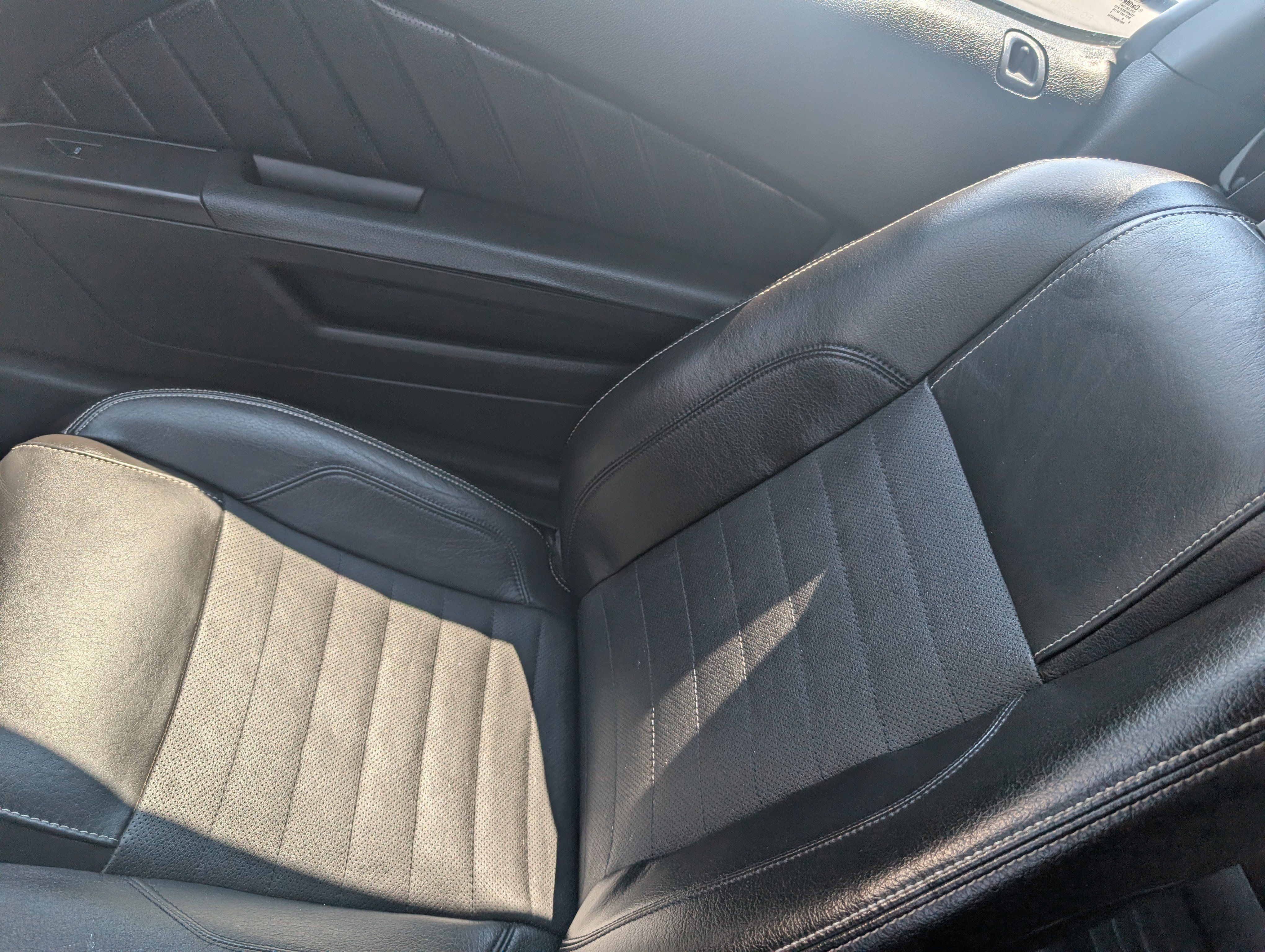Used 2010 Ford Mustang GT Premium RWD image 20