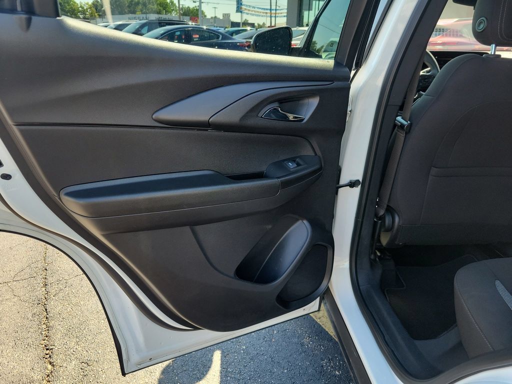 Used 2025 Chevrolet TrailBlazer LT FWD image 18
