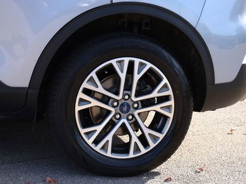 Used 2022 Ford Escape SEL w/ Technology Package image 17