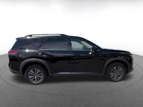 Used 2025 Nissan Pathfinder SV AWD/4WD image 16