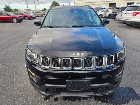Used 2019 Jeep Compass Latitude w/ Cold Weather Group AWD/4WD image 22
