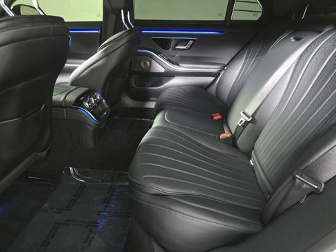 Used 2023 Mercedes-Benz S 500 4MATIC image 5