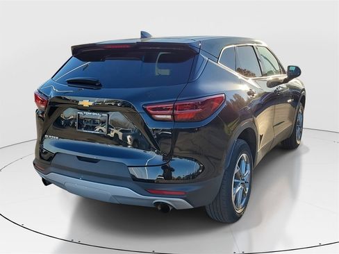 Used 2023 Chevrolet Blazer LT w/ Driver Confidence Package image 4