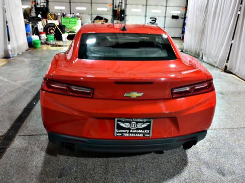 Used 2018 Chevrolet Camaro LT RWD image 29