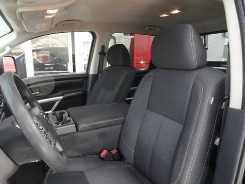 Used 2016 Nissan Titan XD image 10