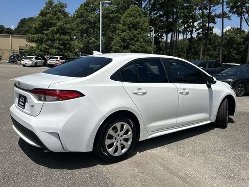 Used 2021 Toyota Corolla LE FWD image 33