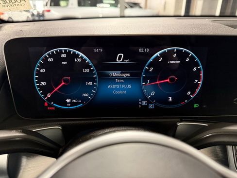 Used 2021 Mercedes-Benz GLB 250 4MATIC image 10