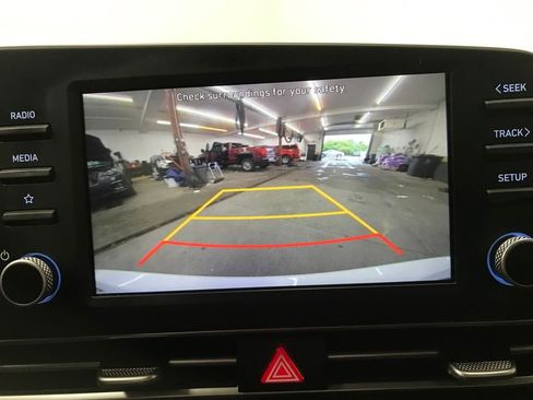 Used 2023 Hyundai Elantra SE image 21