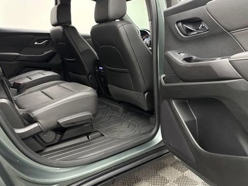 Used 2023 Chevrolet Traverse LT w/ LPO, Floor Liner Package FWD image 31