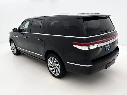 Used 2022 Lincoln Navigator L Reserve AWD/4WD image 9