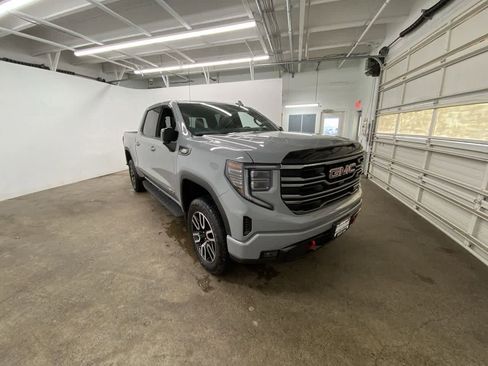 Used 2025 GMC Sierra 1500 AT4 w/ AT4 Premium Package image 8