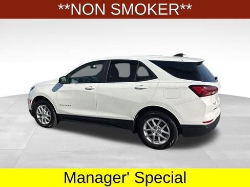 Used 2022 Chevrolet Equinox LS w/ LS Convenience Package image 4