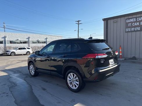 Used 2022 Toyota Corolla Cross LE image 5