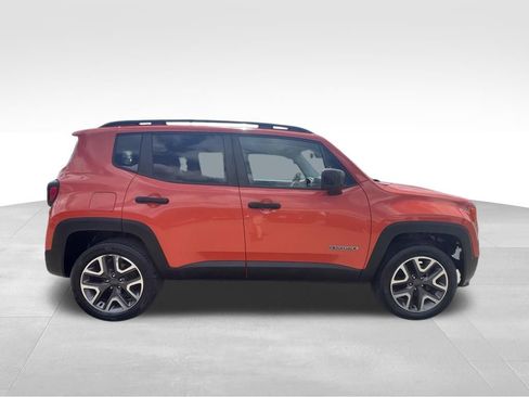 Used 2016 Jeep Renegade Latitude w/ Popular Equipment Group AWD/4WD image 11