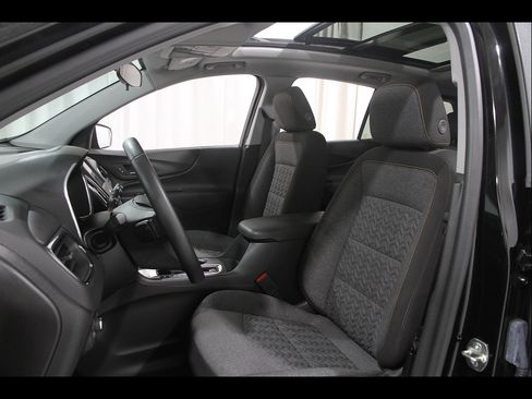 Used 2024 Chevrolet Equinox LT FWD image 5