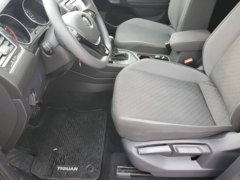 Used 2019 Volkswagen Tiguan S image 31