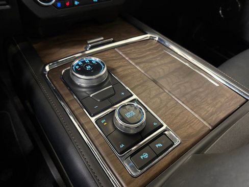 Used 2018 Ford Expedition Platinum image 29