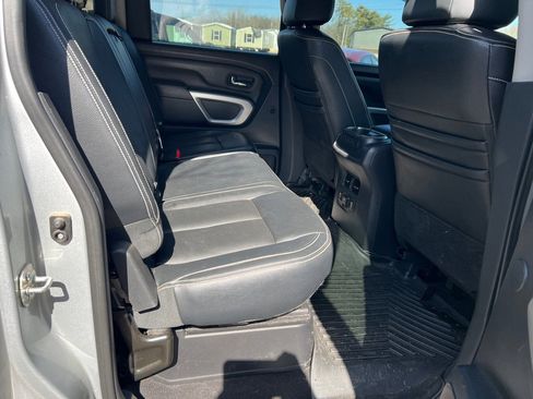 Used 2017 Nissan Titan PRO-4X w/ Pro-4x Convenience Package image 11