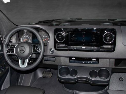 Used 2024 Mercedes-Benz Sprinter 144 Cargo image 17