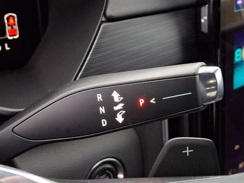 Used 2025 GMC Acadia Elevation image 20