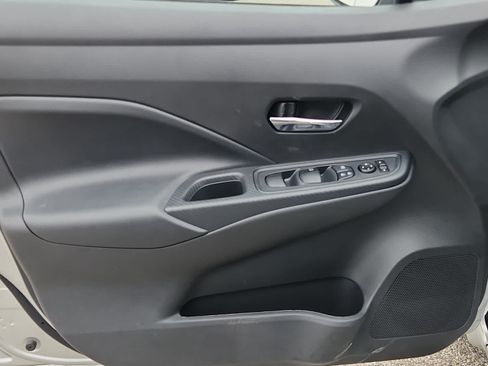 Used 2025 Nissan Versa SV w/ Trunk Package FWD image 8