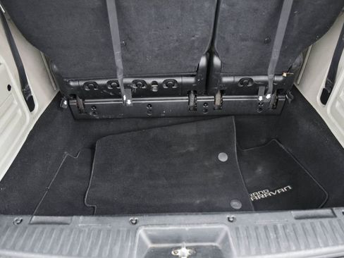 Used 2015 Dodge Grand Caravan SXT image 16