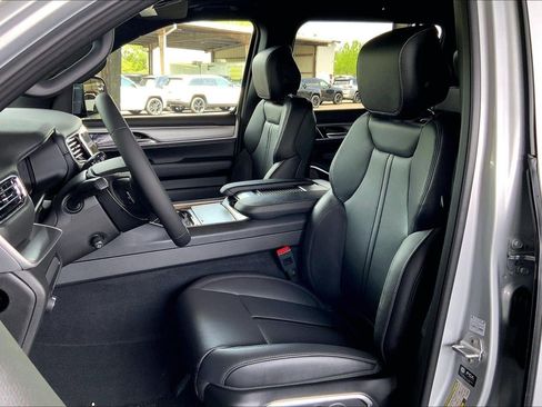 New 2026 Jeep Grand Wagoneer Limited w/ Premium Group II AWD/4WD image 9