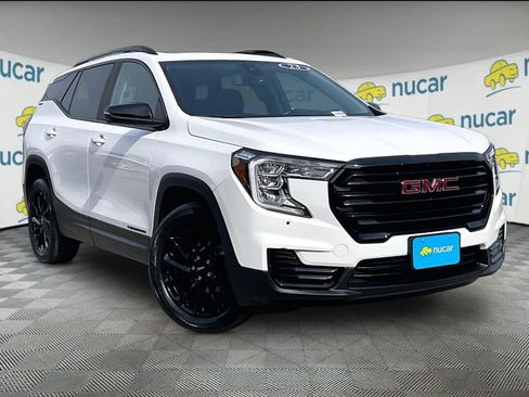 Used 2023 GMC Terrain SLE w/ Driver Convenience Package image 1