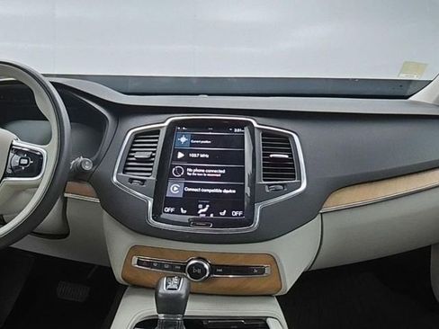 Used 2022 Volvo XC90 T5 Momentum w/ Climate Package image 20