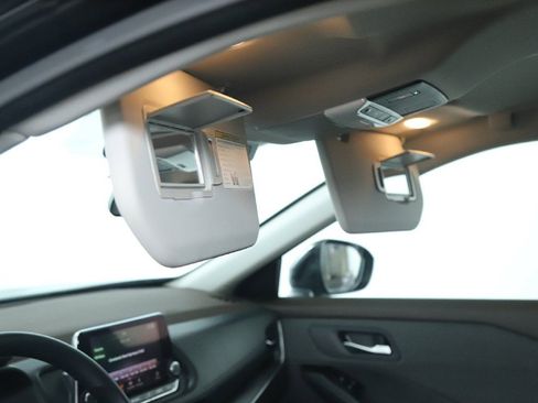 Used 2023 Nissan Rogue SV image 19