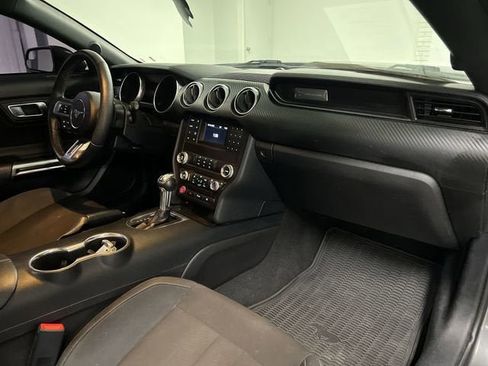 Used 2019 Ford Mustang Coupe w/ Black Accent Package RWD image 27