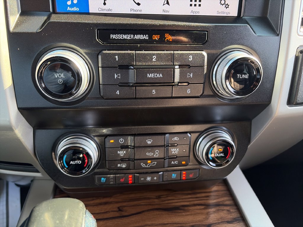 Used 2019 Ford F150 Lariat w/ Equipment Group 502A Luxury AWD/4WD image 24