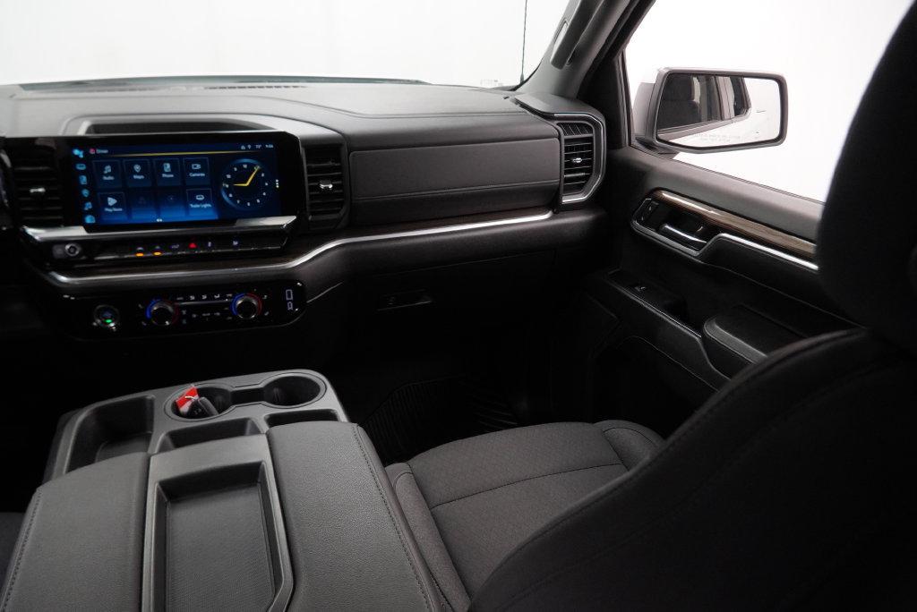 Used 2024 Chevrolet Silverado 1500 LT AWD/4WD image 22