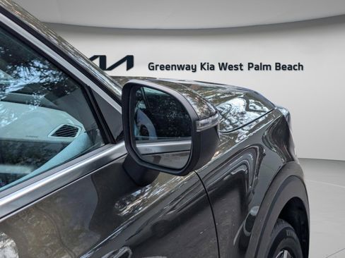 Certified 2023 Kia Telluride S w/ S Sunroof Package image 29