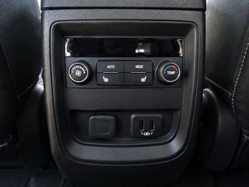 Used 2020 Buick Envision Essence AWD/4WD image 17