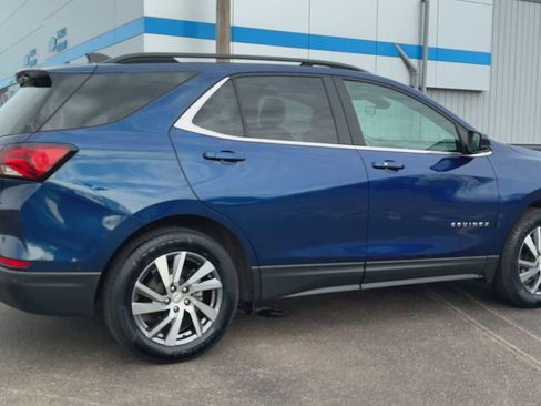 Certified 2022 Chevrolet Equinox LT image 2