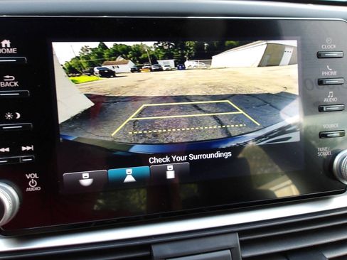 Used 2022 Honda Accord Sport image 15