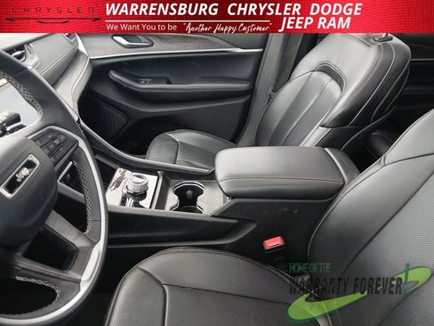 Used 2024 Jeep Grand Cherokee Limited w/ Luxury Tech Group II image 10