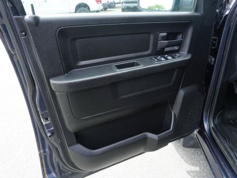 Used 2018 RAM 1500 Express w/ Express Value Package AWD/4WD image 9
