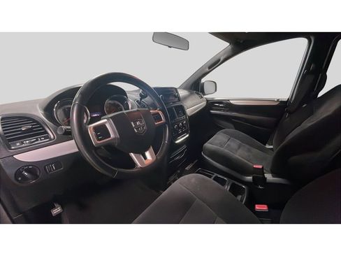 Used 2015 Dodge Grand Caravan SE w/ Quick Order Package 29E SE FWD image 12