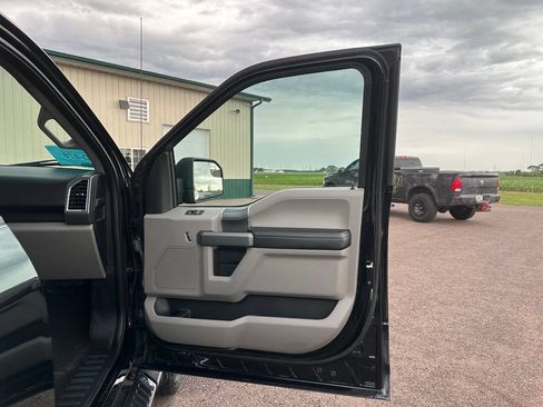 Used 2016 Ford F150 XLT w/ Equipment Group 302A Luxury AWD/4WD image 28