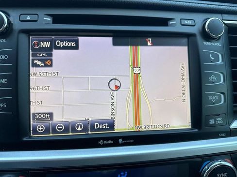 Used 2015 Toyota Highlander XLE FWD image 24