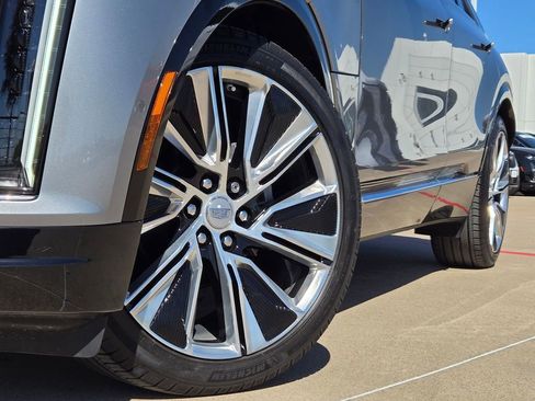 Certified 2025 Cadillac Lyriq Luxury w/ LPO, Floor Liner Package image 6