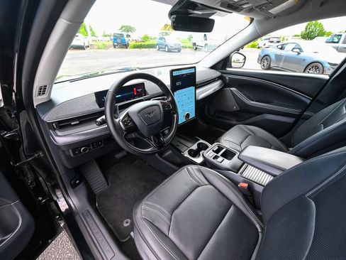 Used 2025 Ford Mustang Mach-E Premium AWD/4WD image 19
