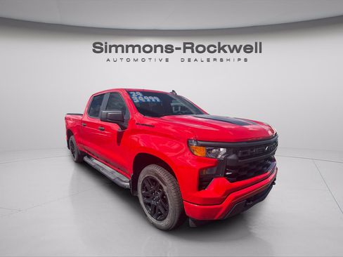 Used 2024 Chevrolet Silverado 1500 Custom w/ Rally Edition AWD/4WD image 4