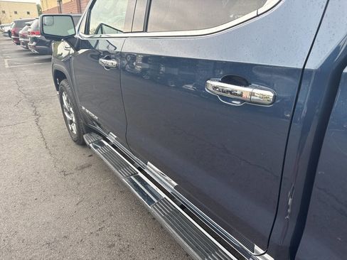 Used 2022 GMC Sierra 1500 SLT w/ SLT Premium Package image 28
