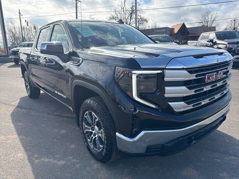 Used 2024 GMC Sierra 1500 SLE w/ X31 Off-Road Package AWD/4WD image 7