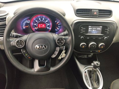 Used 2016 Kia Soul + FWD image 22